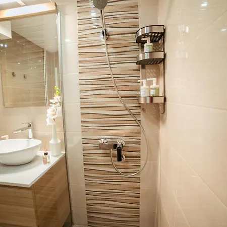 Apartment Quince Bor